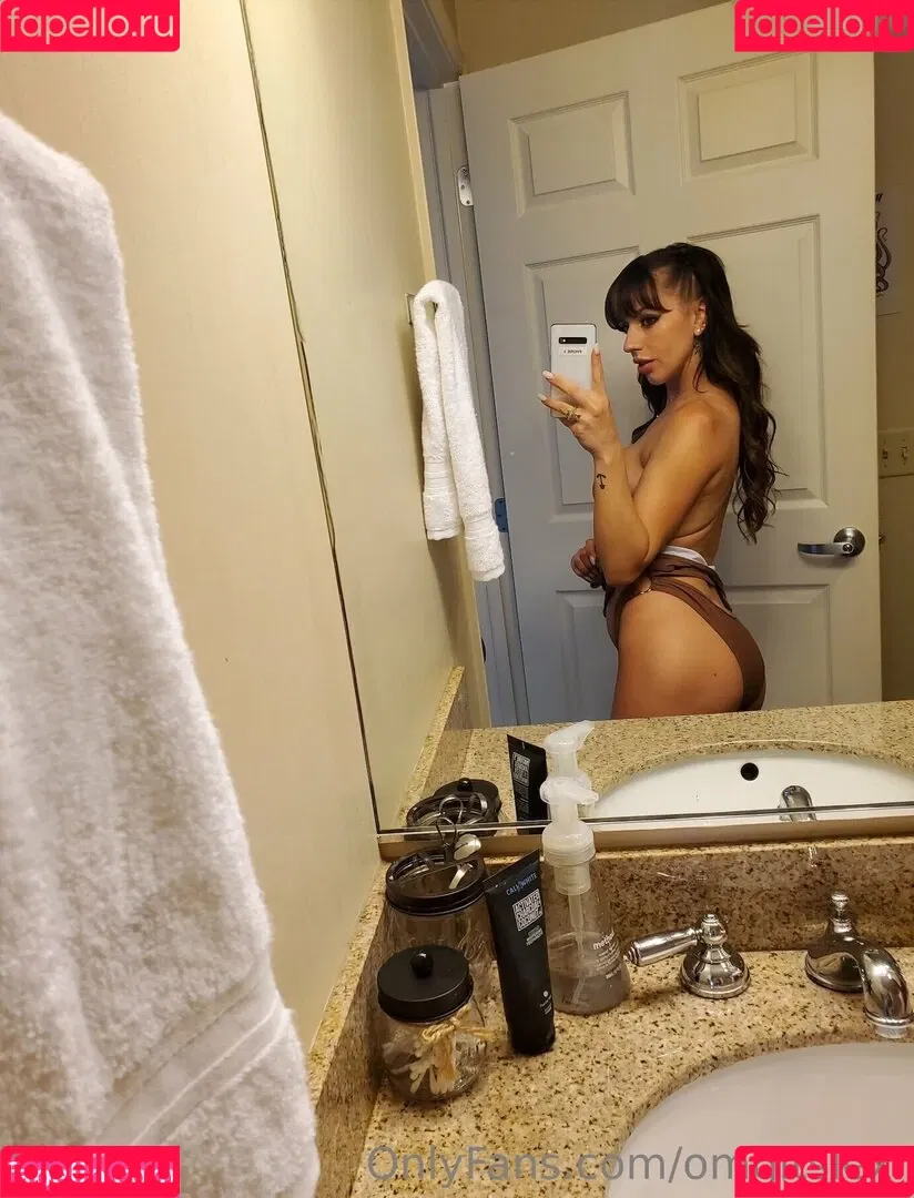 Lexi Belle / OMGitsLexi / omgitslexi_backup Onlyfans Photo Gallery 