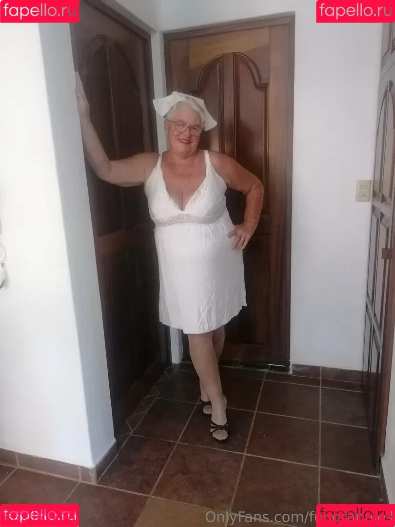 fungrannies / whathappenedtotomorrow Onlyfans Photo Gallery 