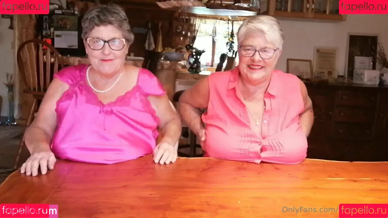 fungrannies / whathappenedtotomorrow Onlyfans Photo Gallery 