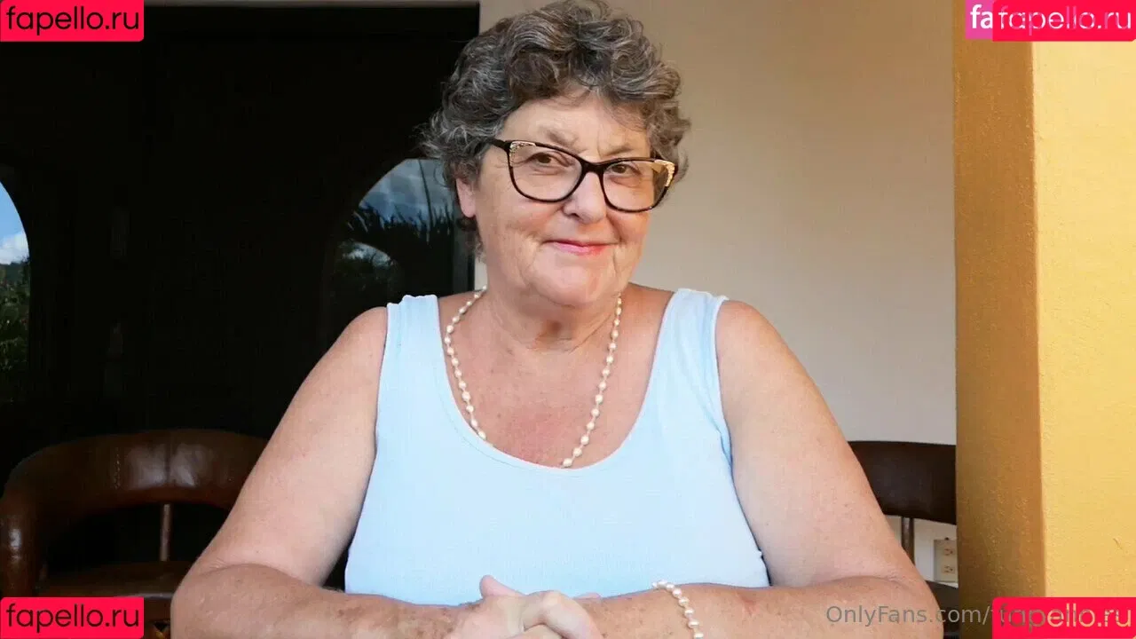 fungrannies / whathappenedtotomorrow Onlyfans Photo Gallery 