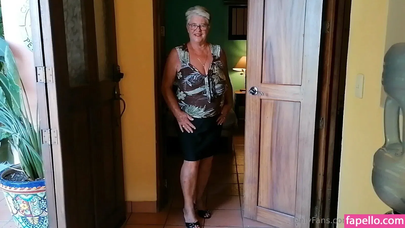 fungrannies / whathappenedtotomorrow Onlyfans Photo Gallery 