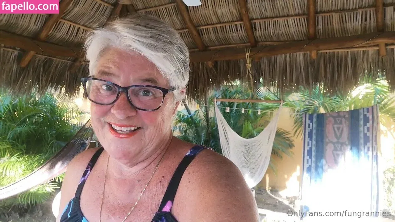 fungrannies / whathappenedtotomorrow Onlyfans Photo Gallery 