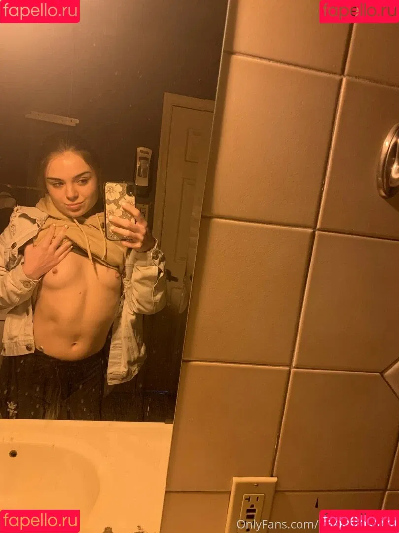 meganmarx / meganmarxxx / xmegamarx Onlyfans Photo Gallery 