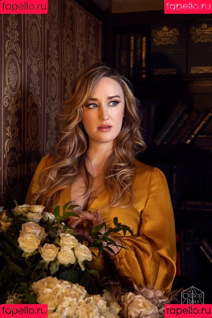 Ashley Johnson / ashleyjohnson789709 / ashleythejohnson / thevulcansalute Onlyfans Photo Gallery 