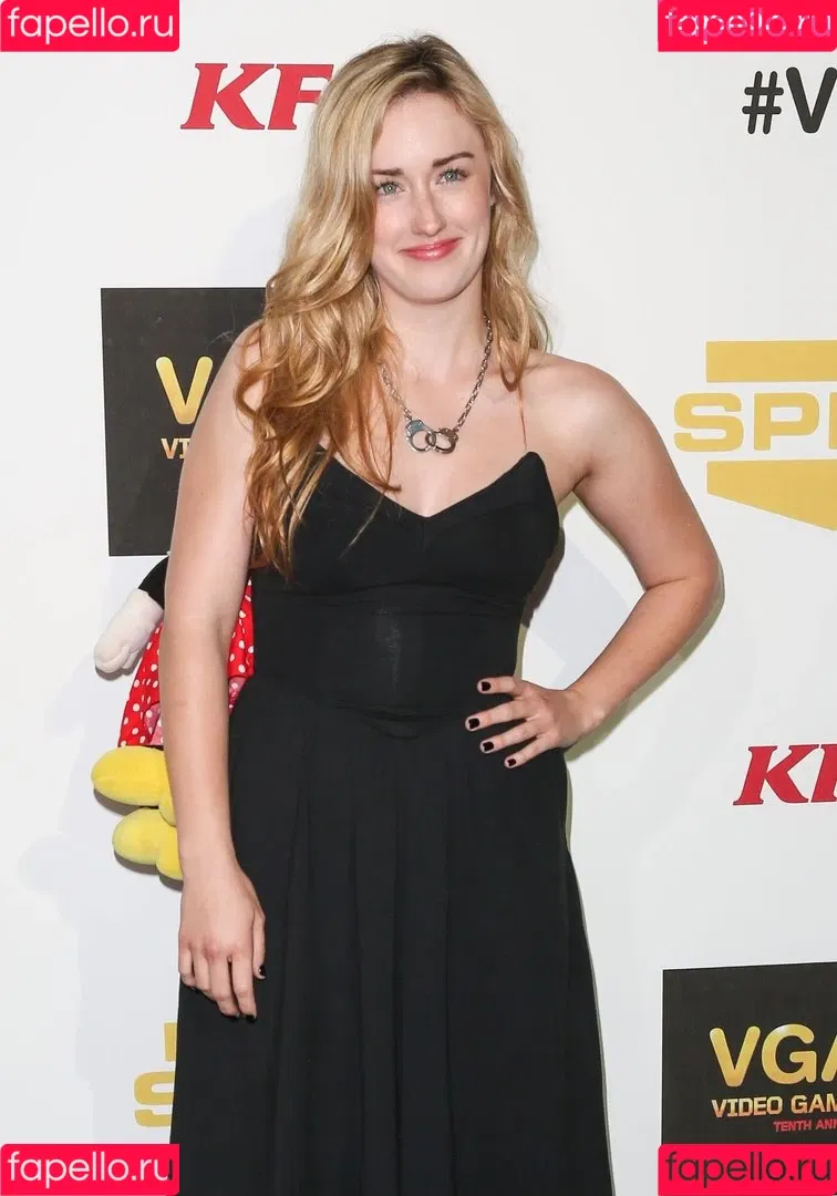 Ashley Johnson / ashleyjohnson789709 / ashleythejohnson / thevulcansalute Onlyfans Photo Gallery 