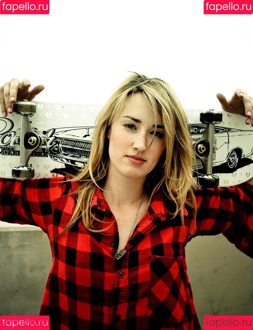 Ashley Johnson / ashleyjohnson789709 / ashleythejohnson / thevulcansalute Onlyfans Photo Gallery 