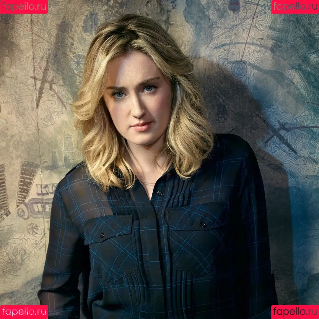 Ashley Johnson / ashleyjohnson789709 / ashleythejohnson / thevulcansalute Onlyfans Photo Gallery 