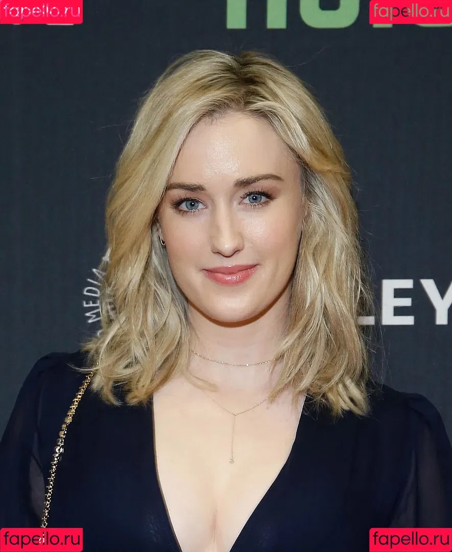 Ashley Johnson / ashleyjohnson789709 / ashleythejohnson / thevulcansalute Onlyfans Photo Gallery 