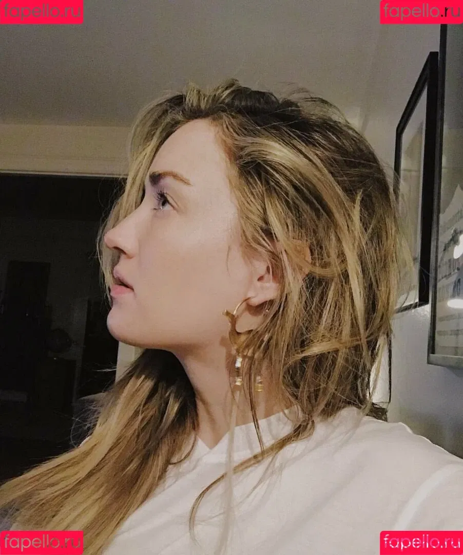 Ashley Johnson / ashleyjohnson789709 / ashleythejohnson / thevulcansalute Onlyfans Photo Gallery 