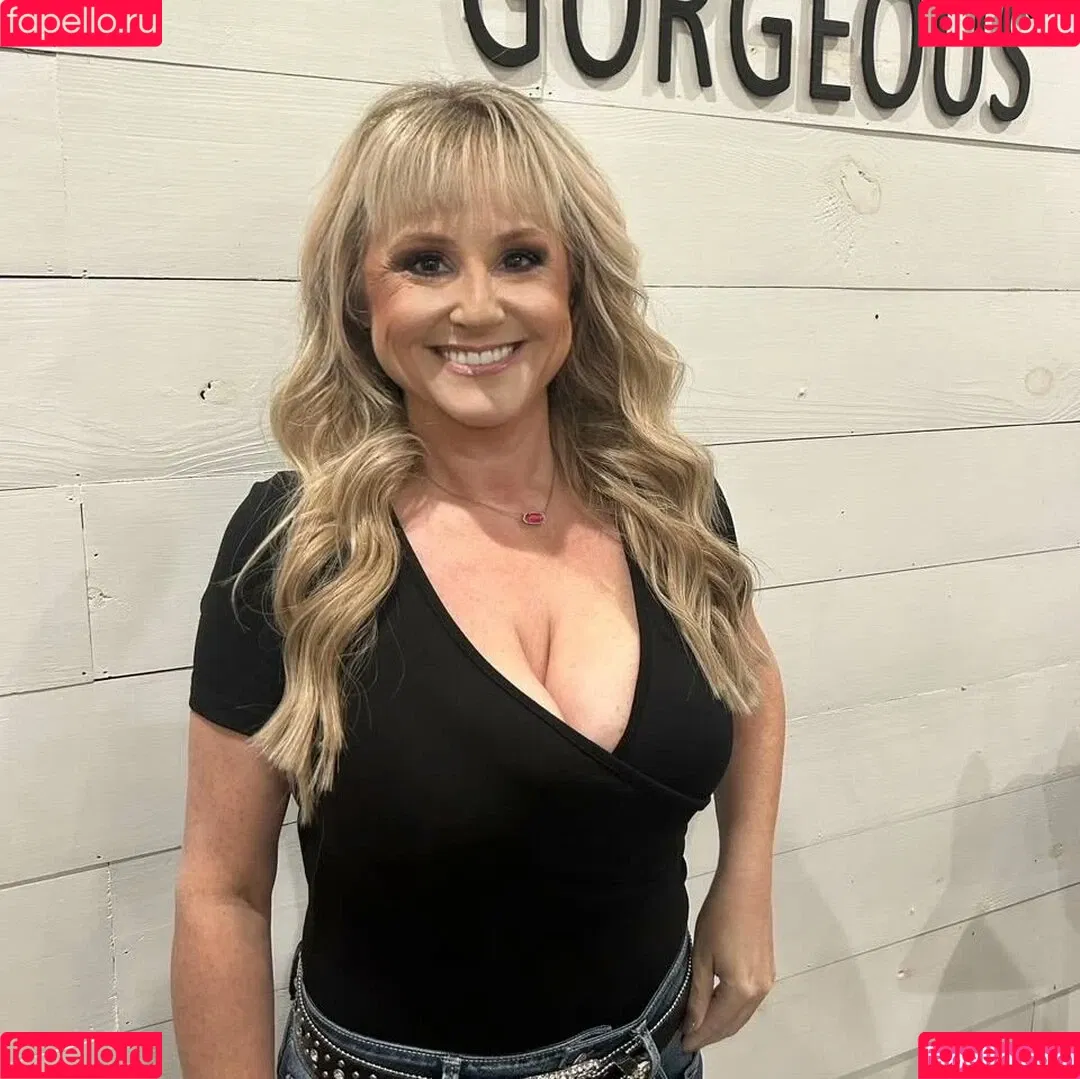 Ashley Johnson / ashleyjohnson789709 / ashleythejohnson / thevulcansalute Onlyfans Photo Gallery 