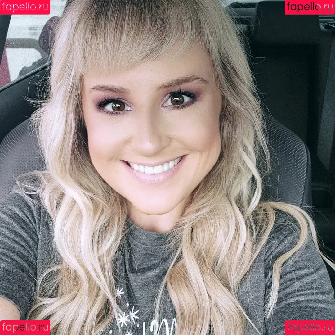 Ashley Johnson / ashleyjohnson789709 / ashleythejohnson / thevulcansalute Onlyfans Photo Gallery 