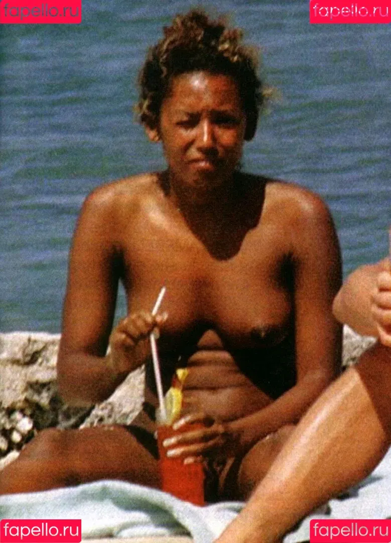 Melanie Brown / friskymellyb / officialmelb Onlyfans Photo Gallery 