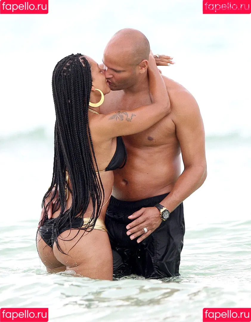 Melanie Brown / friskymellyb / officialmelb Onlyfans Photo Gallery 