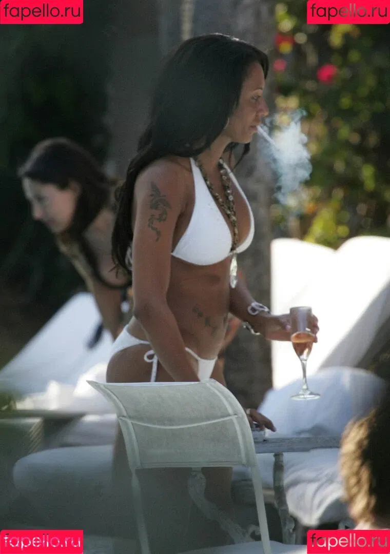 Melanie Brown / friskymellyb / officialmelb Onlyfans Photo Gallery 