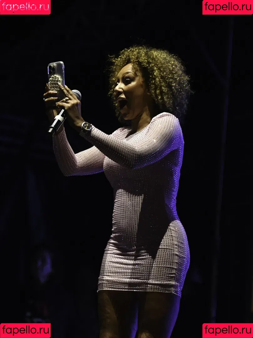 Melanie Brown / friskymellyb / officialmelb Onlyfans Photo Gallery 