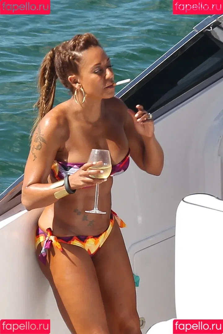 Melanie Brown / friskymellyb / officialmelb Onlyfans Photo Gallery 