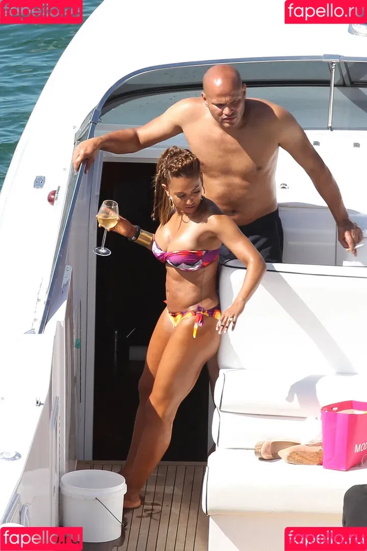 Melanie Brown / friskymellyb / officialmelb Onlyfans Photo Gallery 