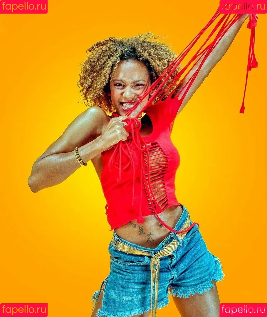 Melanie Brown / friskymellyb / officialmelb Onlyfans Photo Gallery 