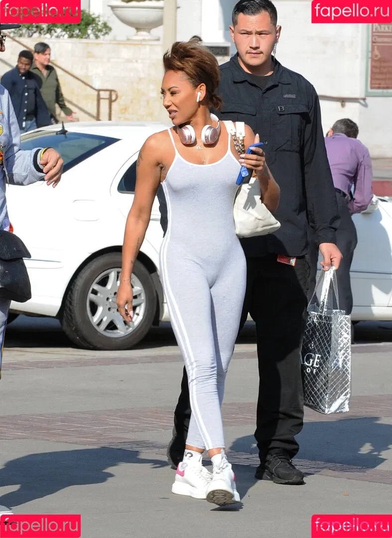 Melanie Brown / friskymellyb / officialmelb Onlyfans Photo Gallery 