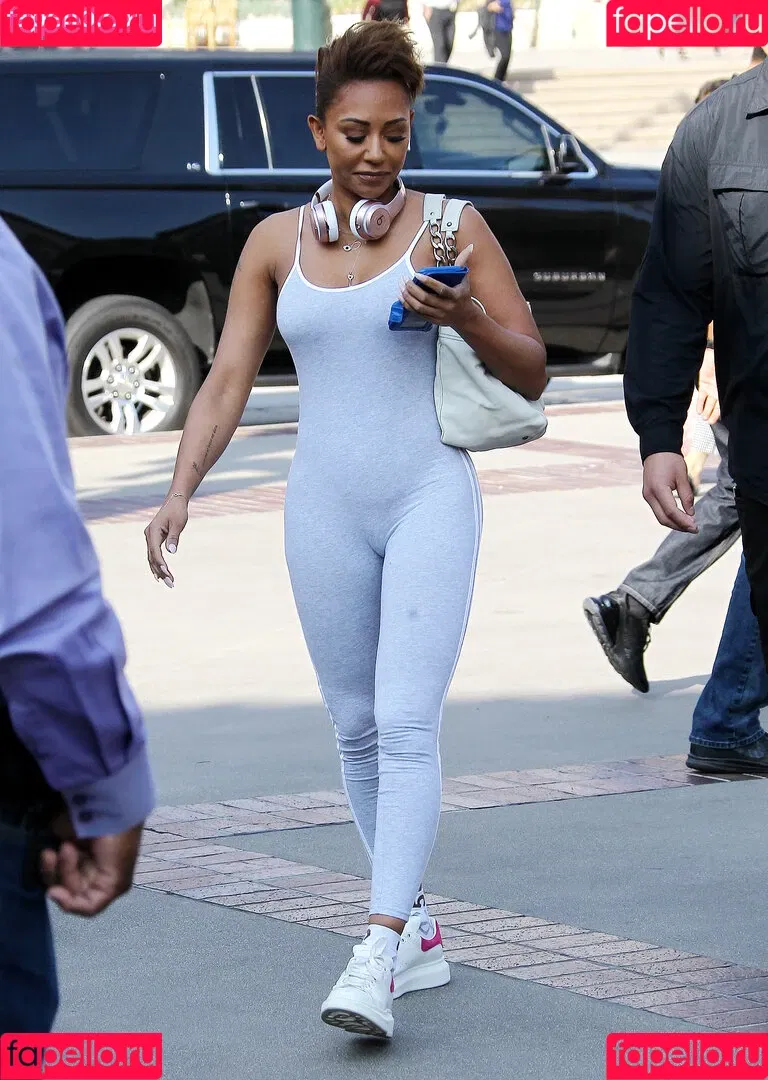 Melanie Brown / friskymellyb / officialmelb Onlyfans Photo Gallery 