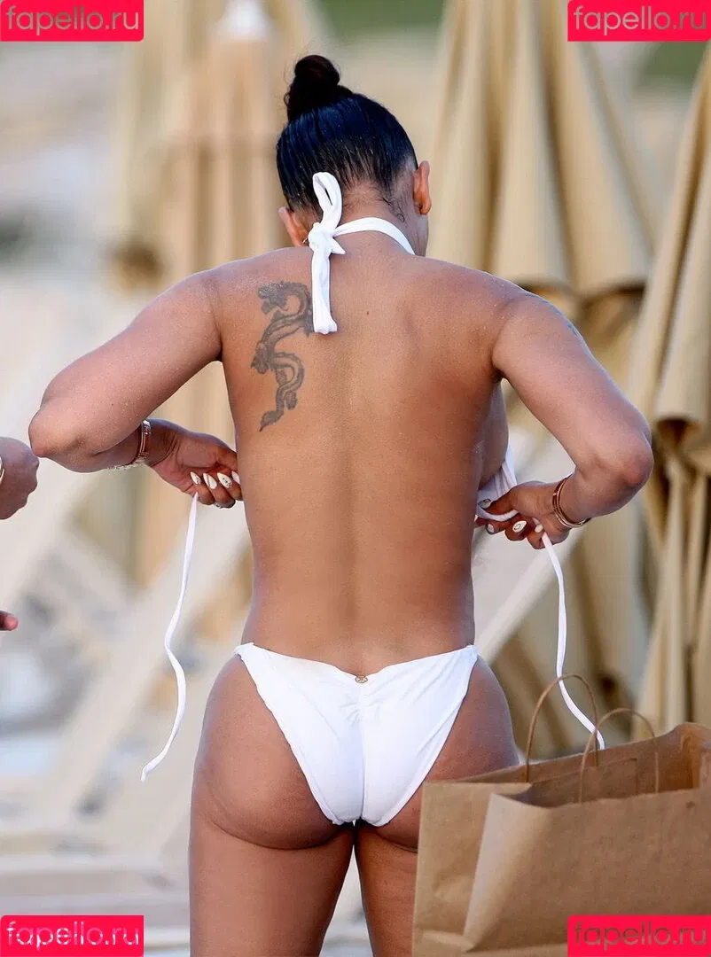 Melanie Brown / friskymellyb / officialmelb Onlyfans Photo Gallery 