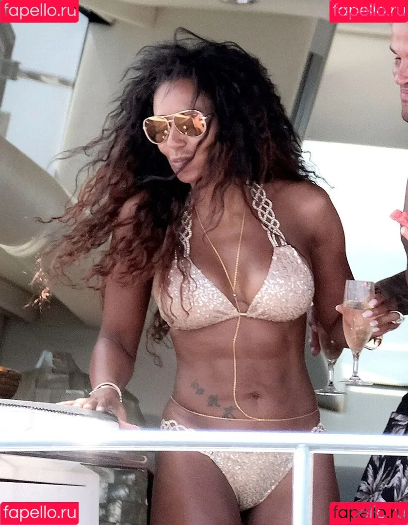 Melanie Brown / friskymellyb / officialmelb Onlyfans Photo Gallery 