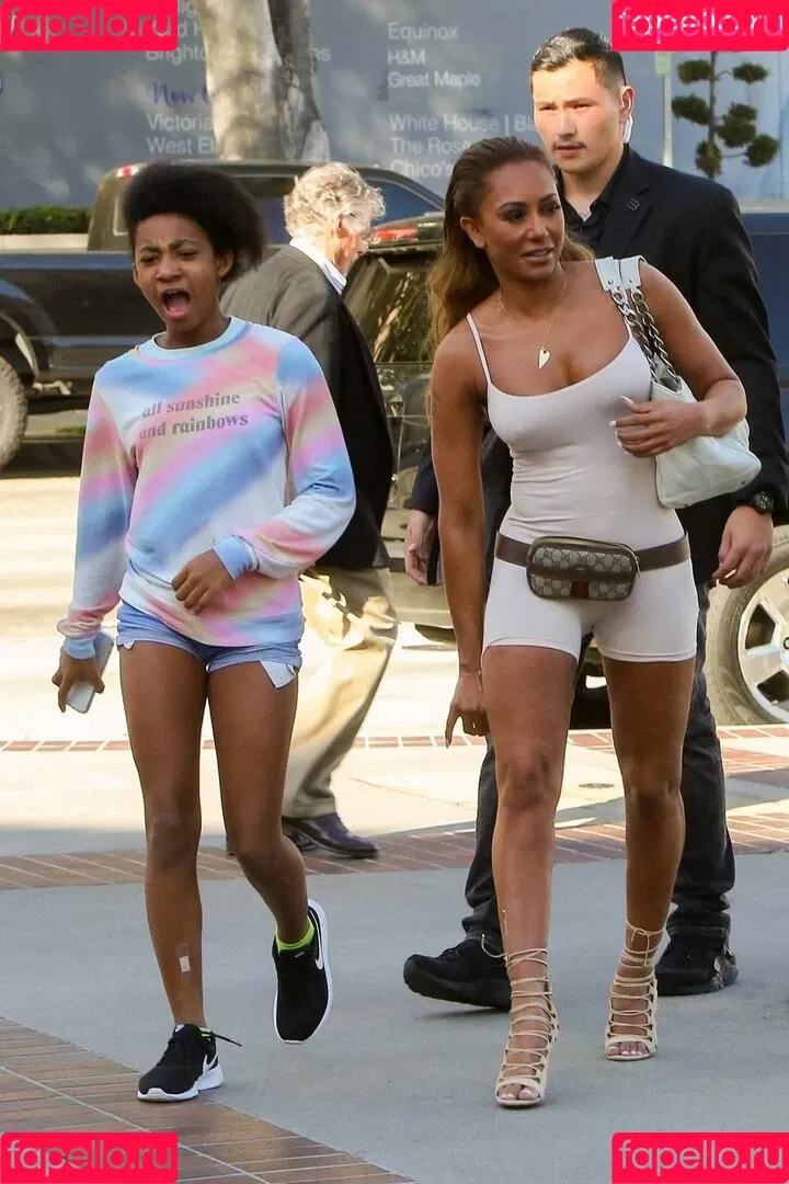 Melanie Brown / friskymellyb / officialmelb Onlyfans Photo Gallery 