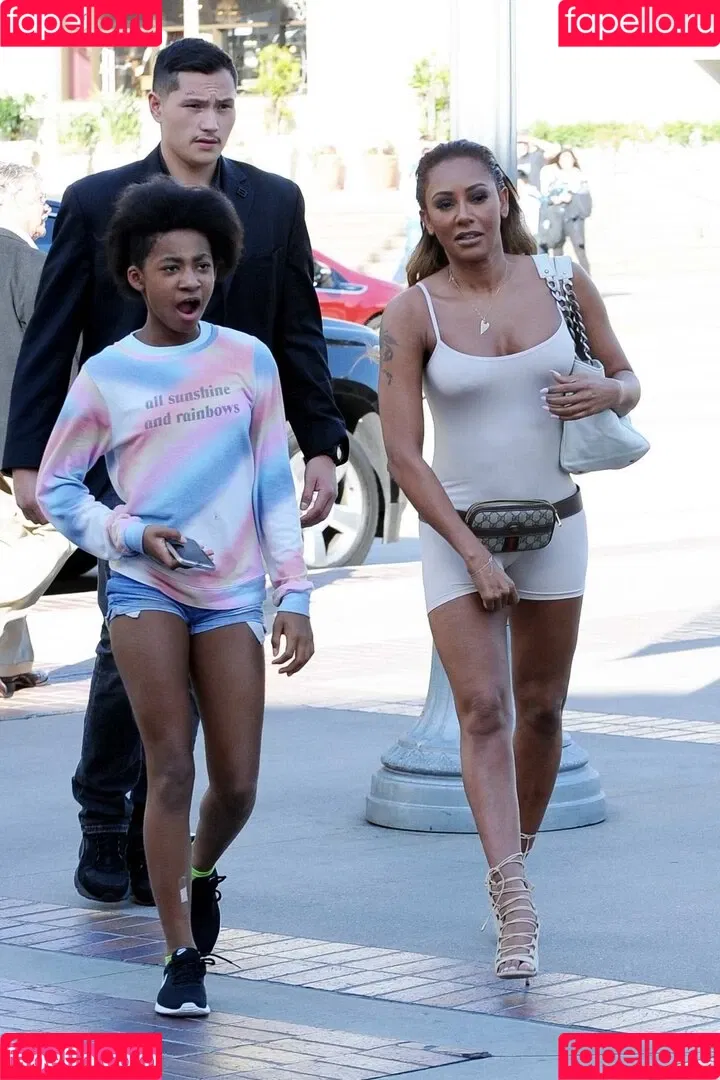 Melanie Brown / friskymellyb / officialmelb Onlyfans Photo Gallery 