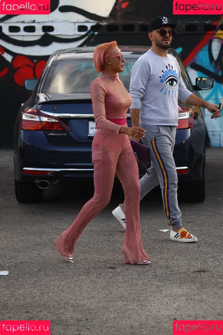 Melanie Brown / friskymellyb / officialmelb Onlyfans Photo Gallery 