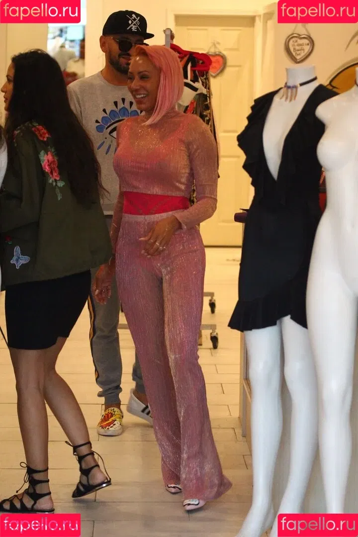 Melanie Brown / friskymellyb / officialmelb Onlyfans Photo Gallery 