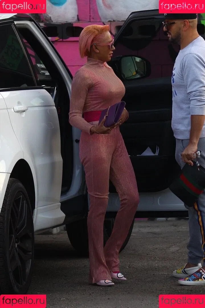 Melanie Brown / friskymellyb / officialmelb Onlyfans Photo Gallery 