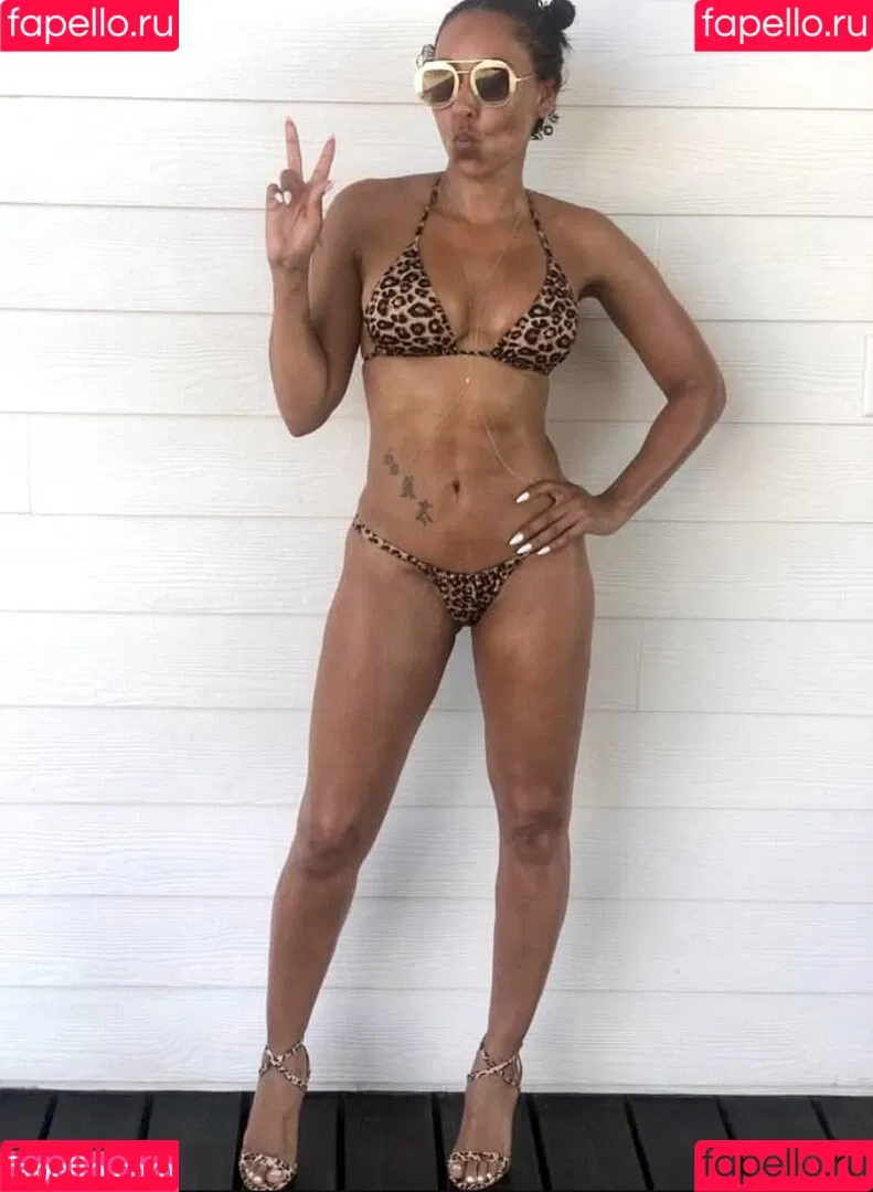 Melanie Brown / friskymellyb / officialmelb Onlyfans Photo Gallery 