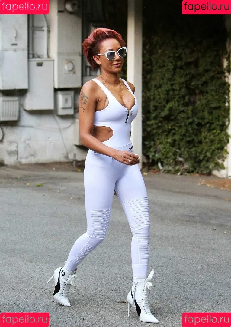 Melanie Brown / friskymellyb / officialmelb Onlyfans Photo Gallery 