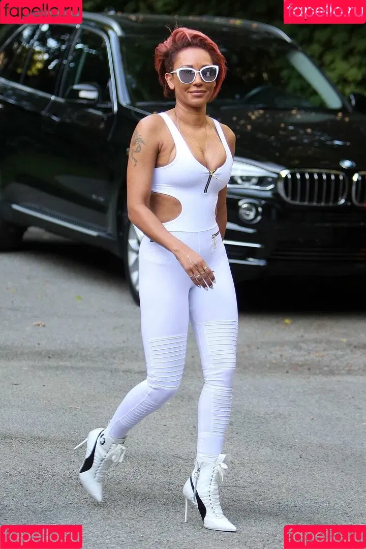 Melanie Brown / friskymellyb / officialmelb Onlyfans Photo Gallery 