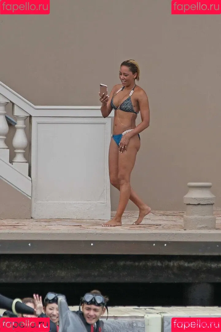 Melanie Brown / friskymellyb / officialmelb Onlyfans Photo Gallery 