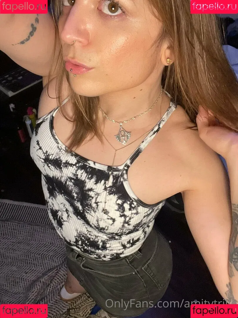 amythrill / dvlwearsdsgnr Onlyfans Photo Gallery 