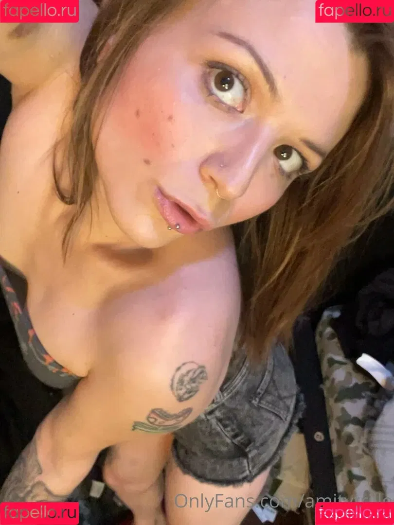 amythrill / dvlwearsdsgnr Onlyfans Photo Gallery 