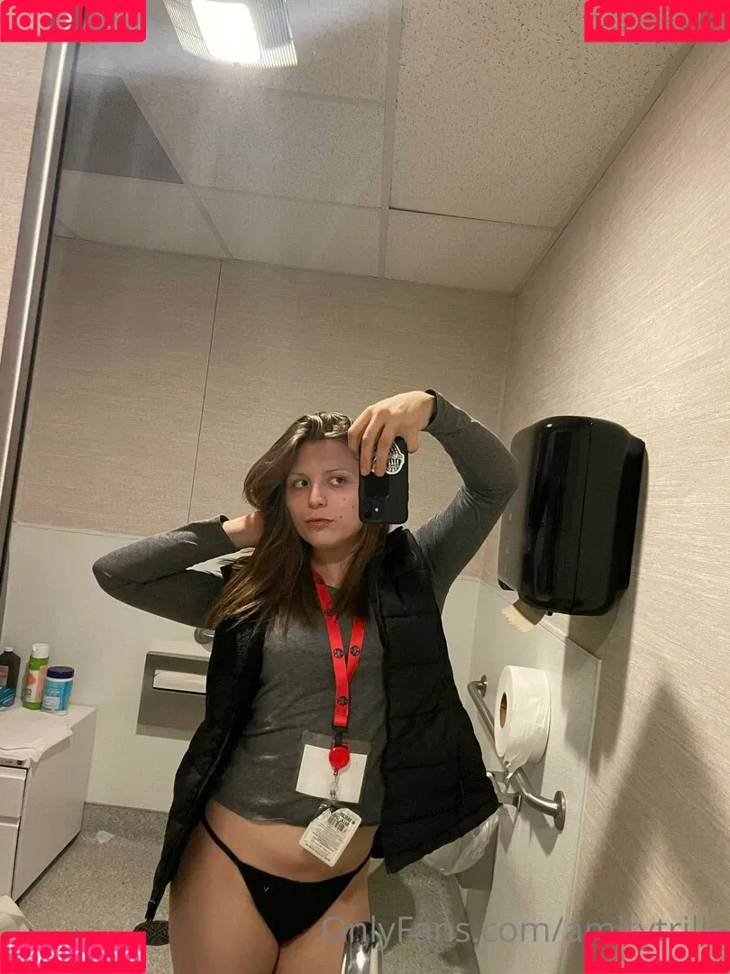 amythrill / dvlwearsdsgnr Onlyfans Photo Gallery 