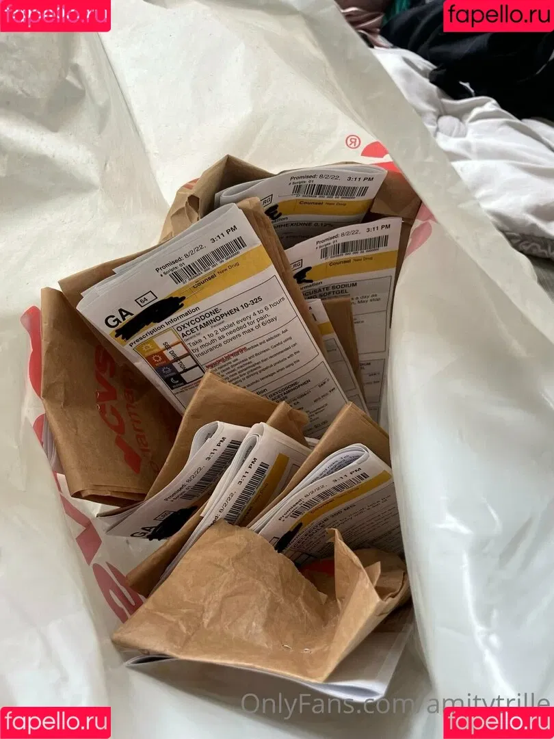 amythrill / dvlwearsdsgnr Onlyfans Photo Gallery 