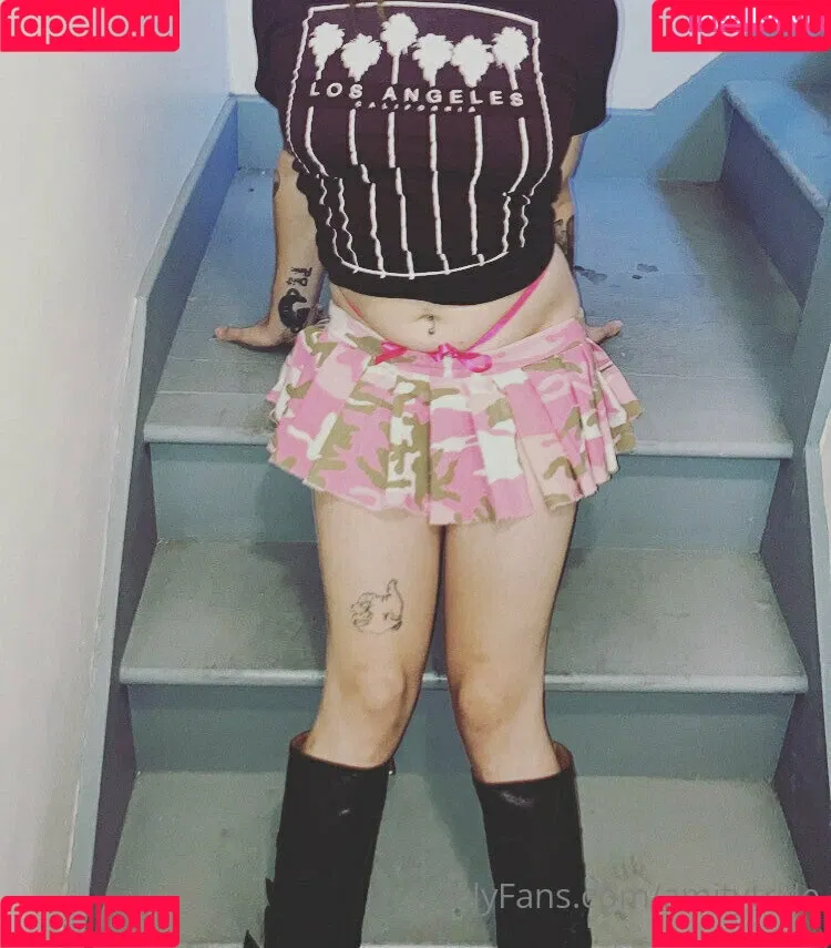 amythrill / dvlwearsdsgnr Onlyfans Photo Gallery 