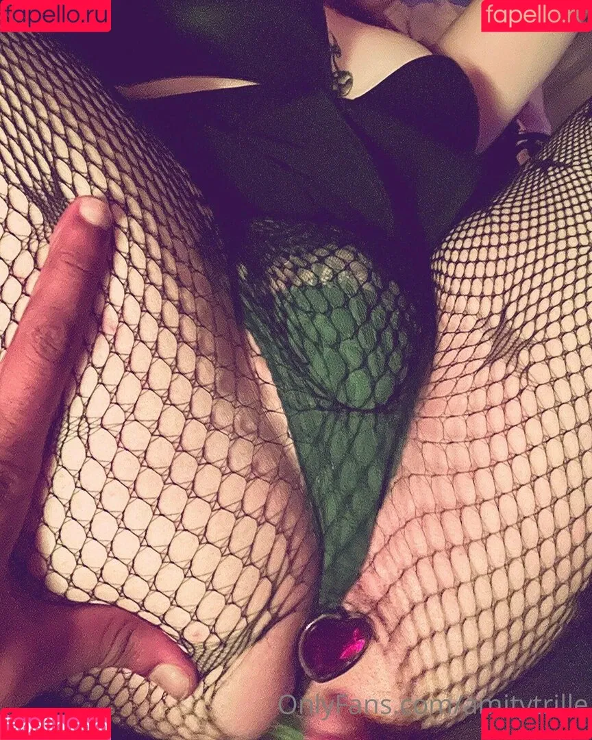 amythrill / dvlwearsdsgnr Onlyfans Photo Gallery 