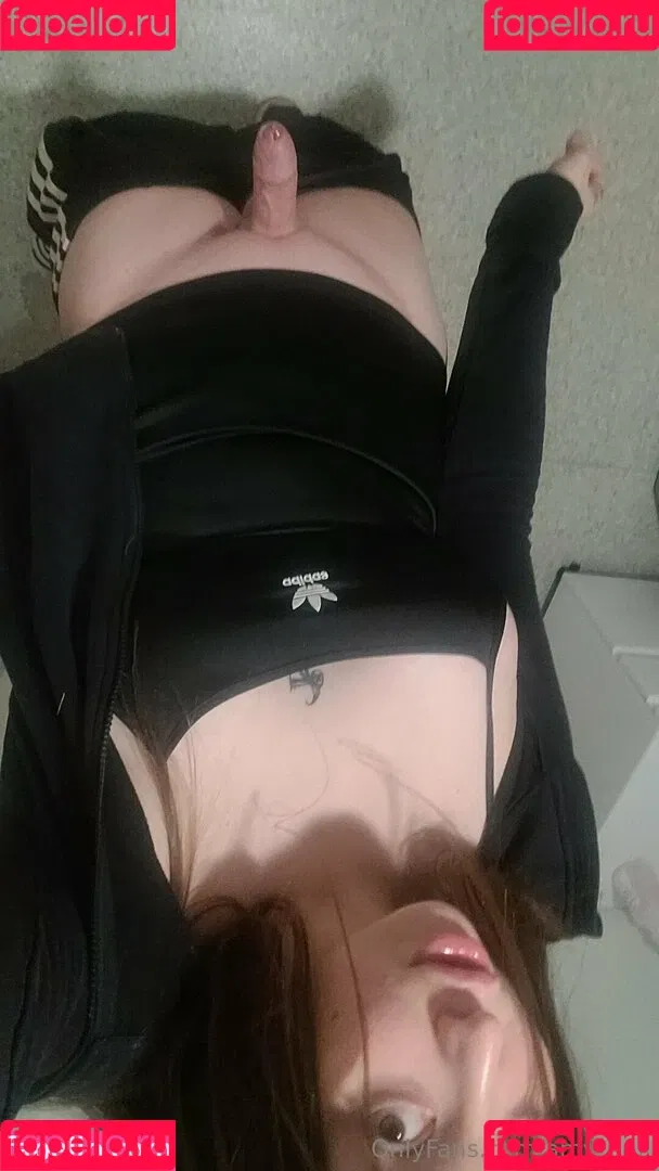 amythrill / dvlwearsdsgnr Onlyfans Photo Gallery 