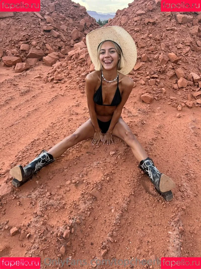 top_secret18 / topcheerleader18 Onlyfans Photo Gallery 