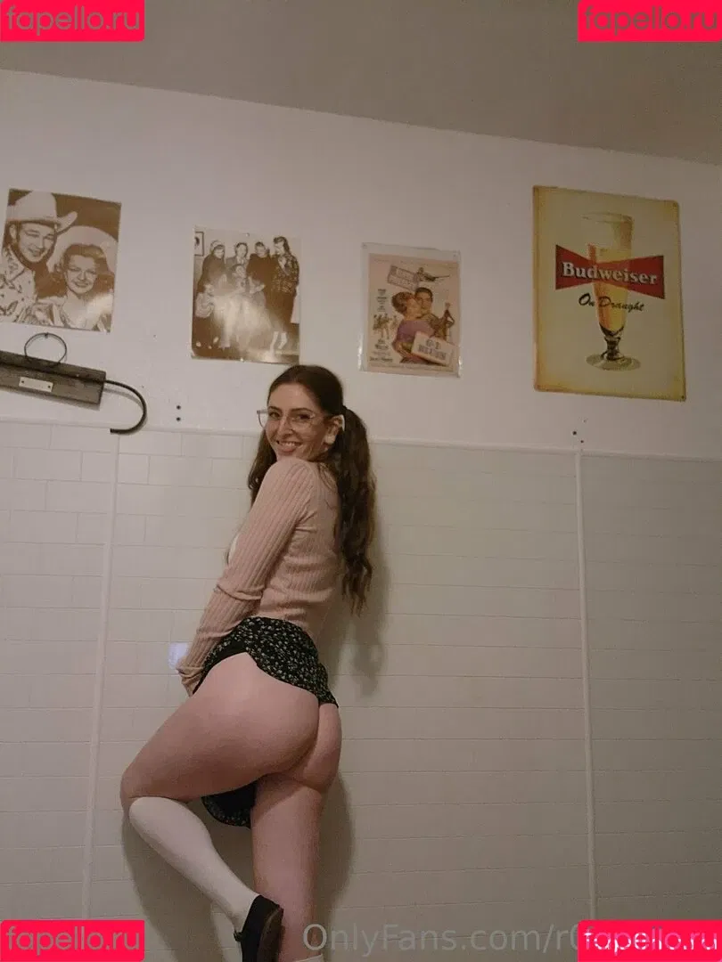 apocketfullofrosiee / r0sie_doll Onlyfans Photo Gallery 