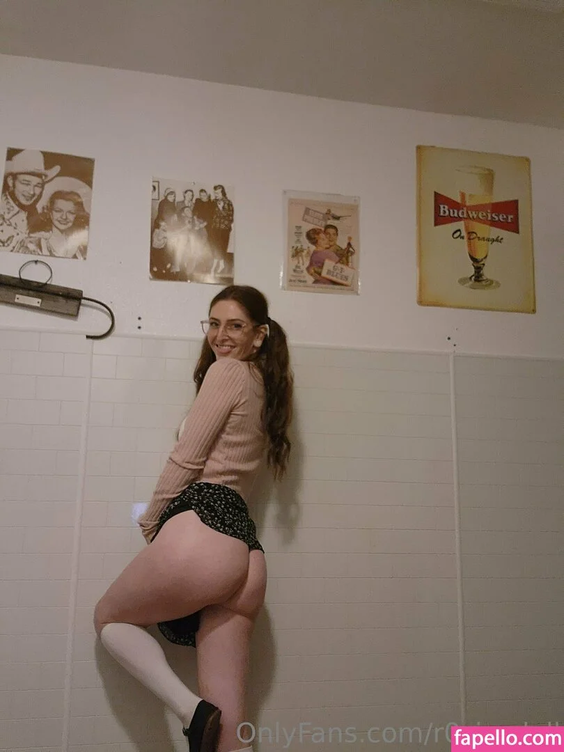 apocketfullofrosiee / r0sie_doll Onlyfans Photo Gallery 