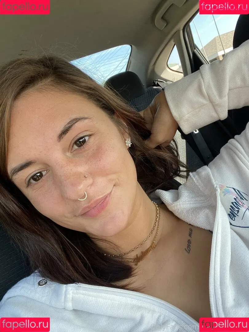 Autumn Marie Mcintosh / autumnmcintos18 / naughty_autie Onlyfans Photo Gallery 