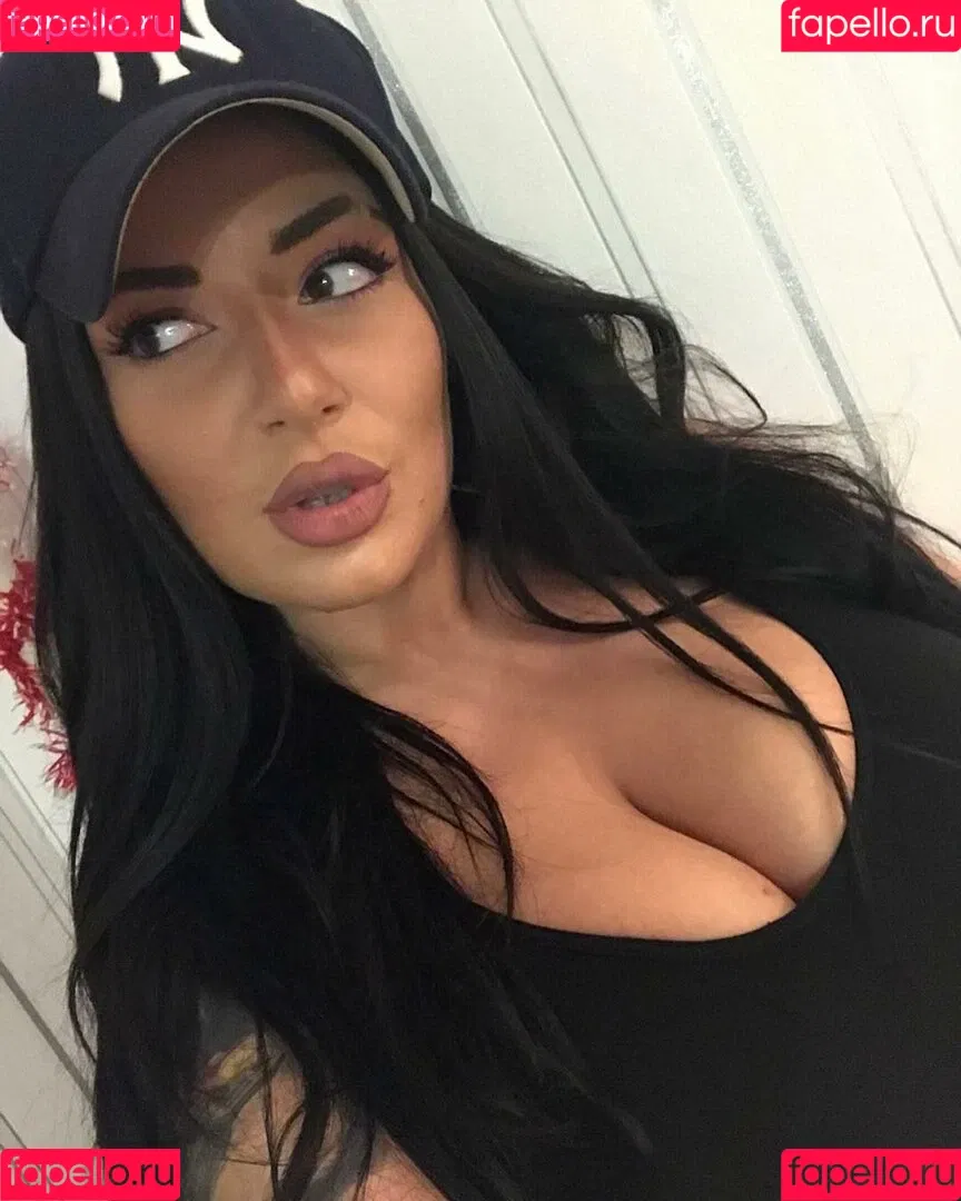 Kristina Karieva / alicia_kristina / kristinkarieva Onlyfans Photo Gallery 