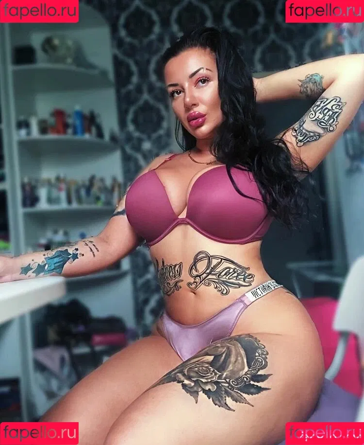 Kristina Karieva / alicia_kristina / kristinkarieva Onlyfans Photo Gallery 