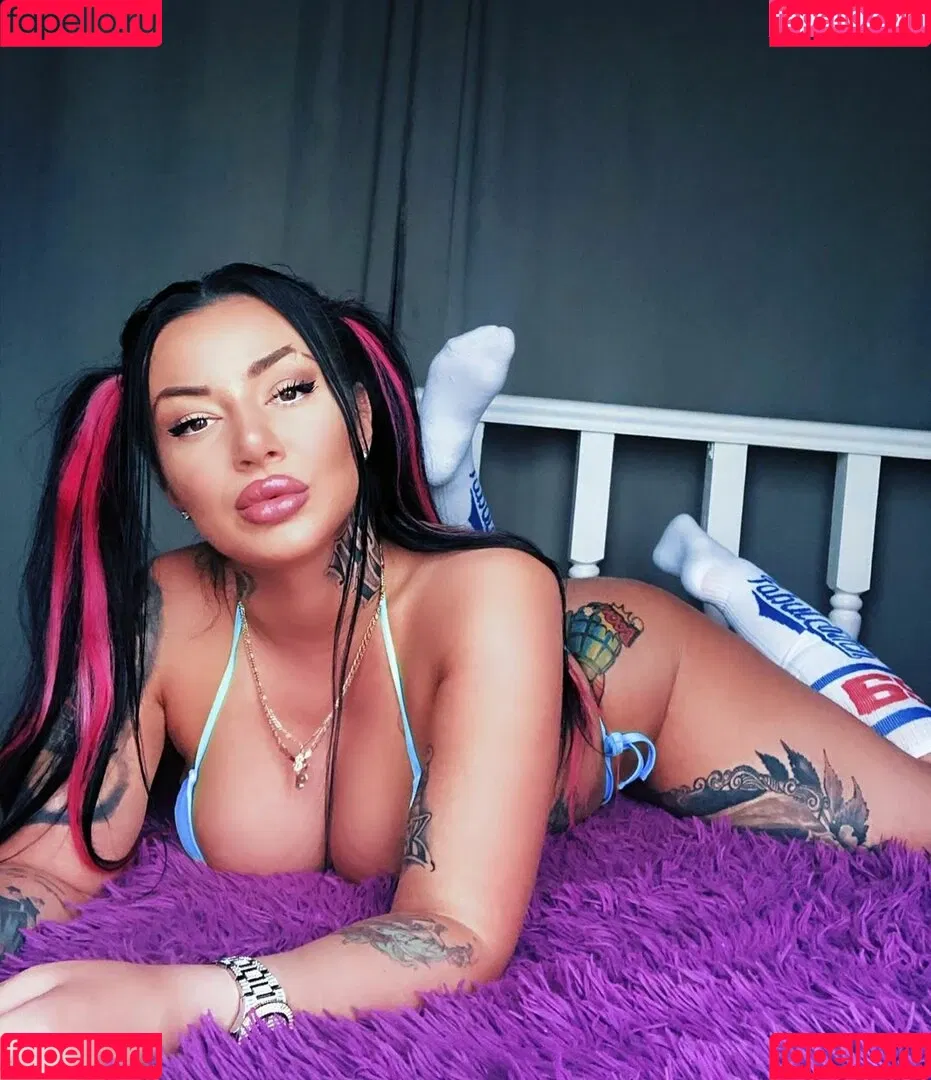 Kristina Karieva / alicia_kristina / kristinkarieva Onlyfans Photo Gallery 