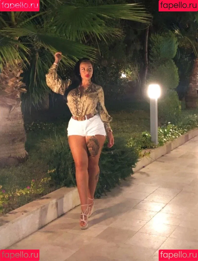 Kristina Karieva / alicia_kristina / kristinkarieva Onlyfans Photo Gallery 